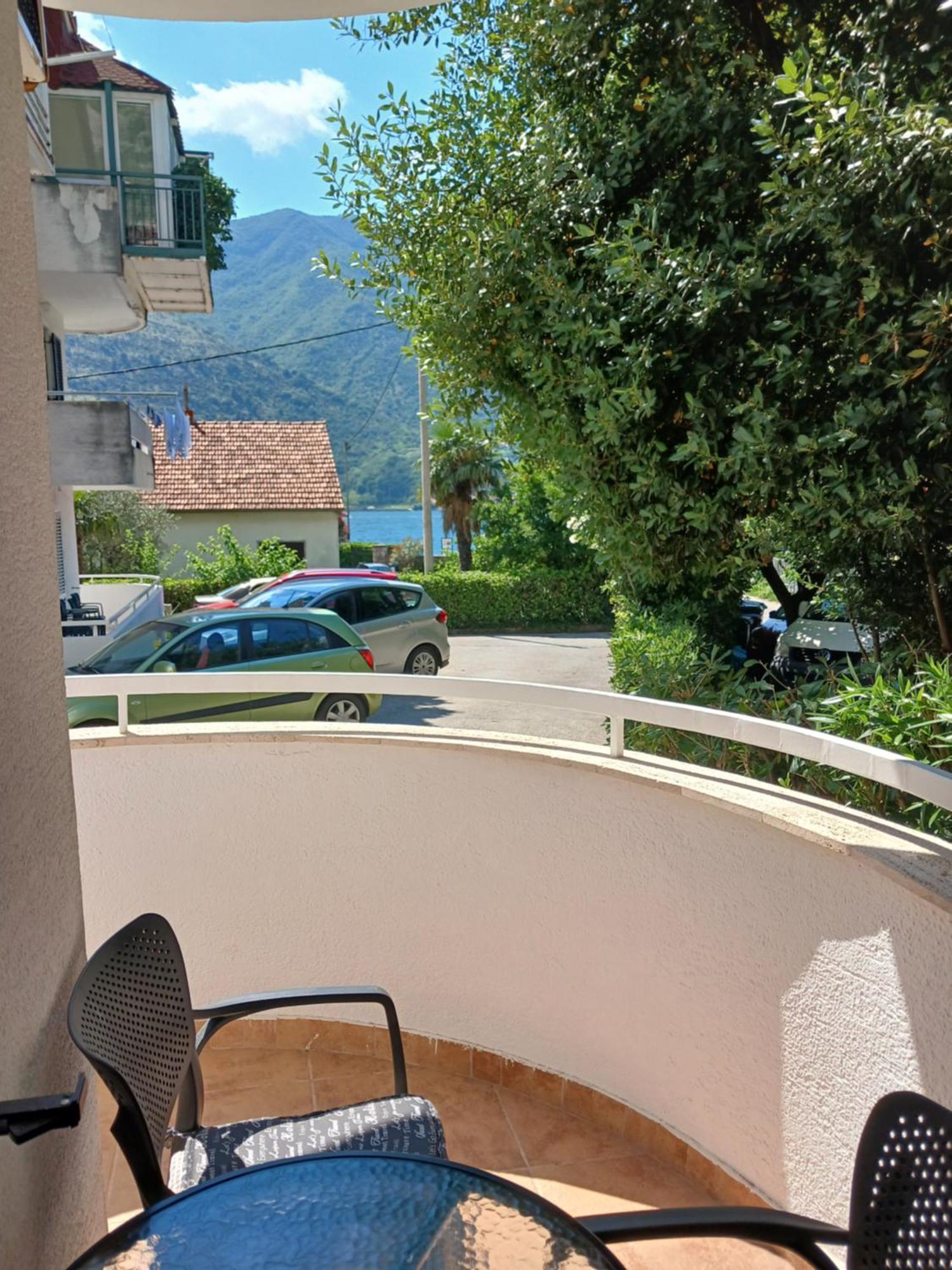 Apartments Tiha Noc Kotor Exterior photo